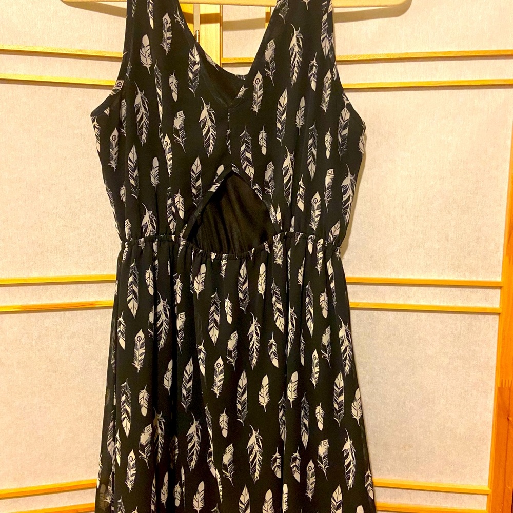 H&M Dress π - Picture 2 of 3